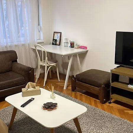 Cozy In The Heart Of Belgrade's Authentic Neighborhood Apartment