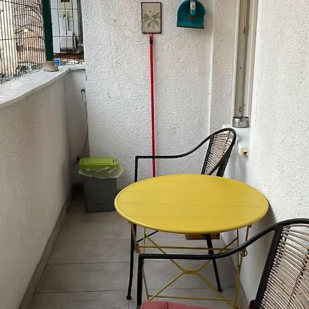 Cozy In The Heart Of Belgrade's Authentic Neighborhood Apartment